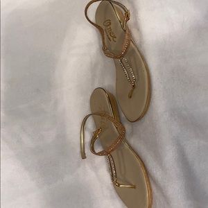 Barely worn Onex sandals size 8